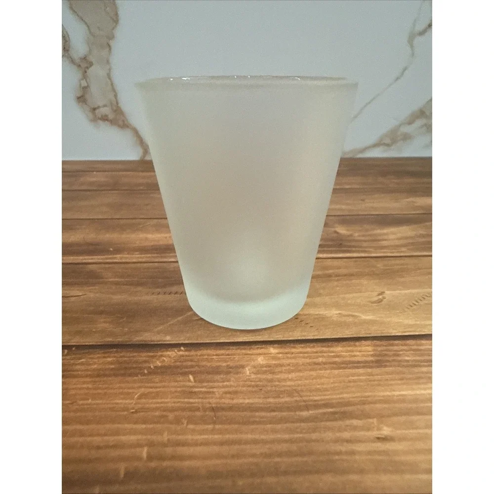 Sacramento California Shot Glass.‎ Frosted.